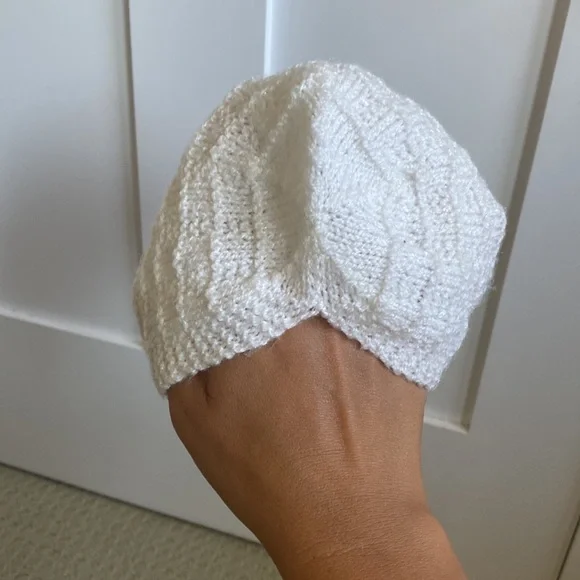 Vintage Knit Baby Bonnet - Picture 5 of 6